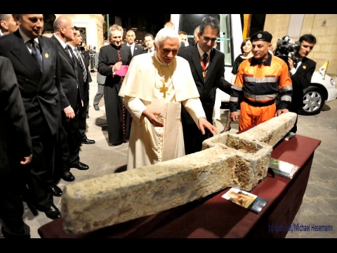 pápež Benedikt a kotva sv. Pavla